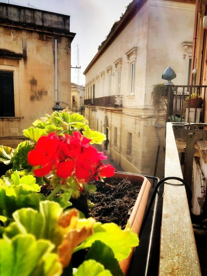 Palazzo Salia Acomodação com café da manhã Lecce Exterior foto